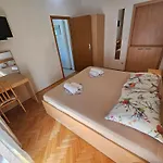 Nikica Apartment